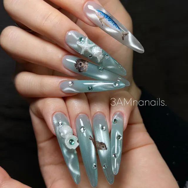 Chrome powder nail art